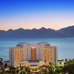 Akra Hotell