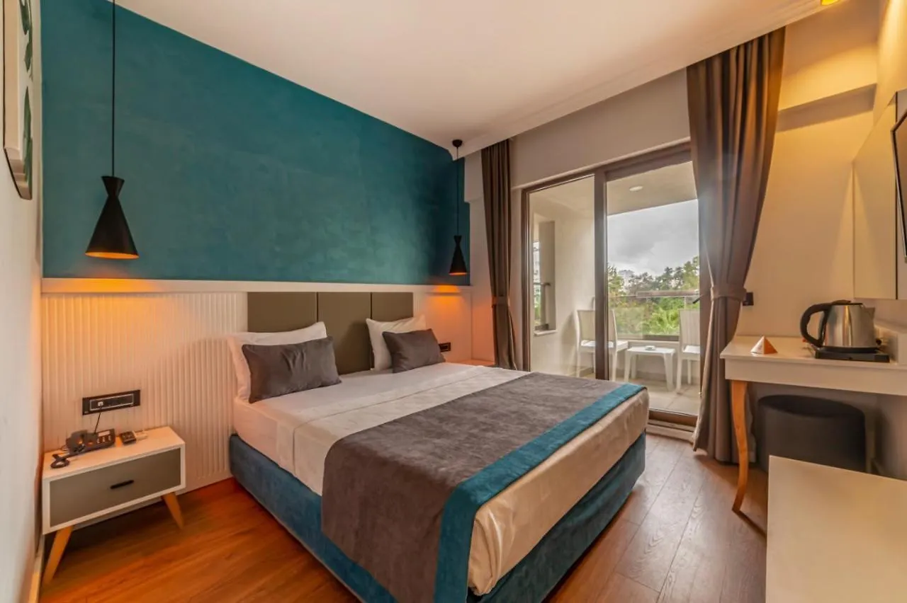 Tema 242 Hotel Antalya 2*,